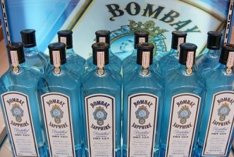 Gin - Bombay Sapphire - jeden z nejkvalitnějších dry ginů