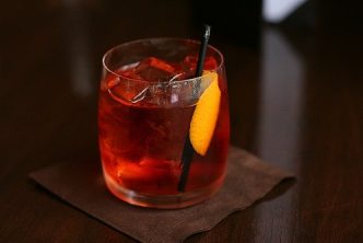 Hotový drink Negroni