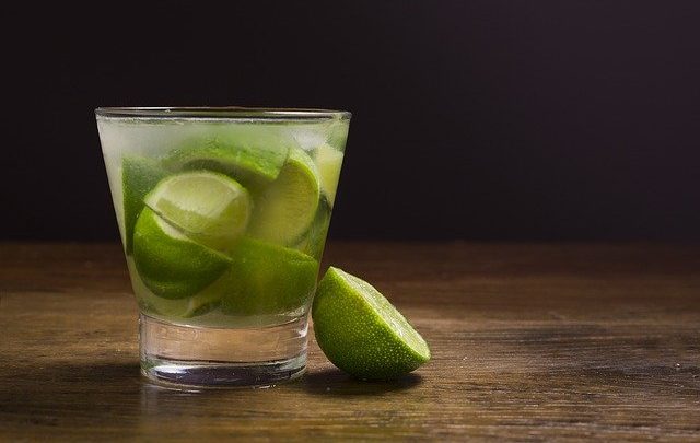 caipirinha koktejl