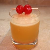 Sklenka koktejlu Whisky sour