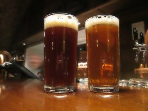 Dvě různá piva typu IPA