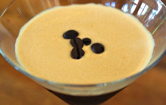 Koktejl espresso martini